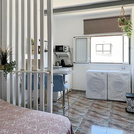 Habitaciones Privadas Cerca De La Playa Y Aeropuerto En Casa Compartida Con Otros Huespedes Playa Honda  Exterior foto