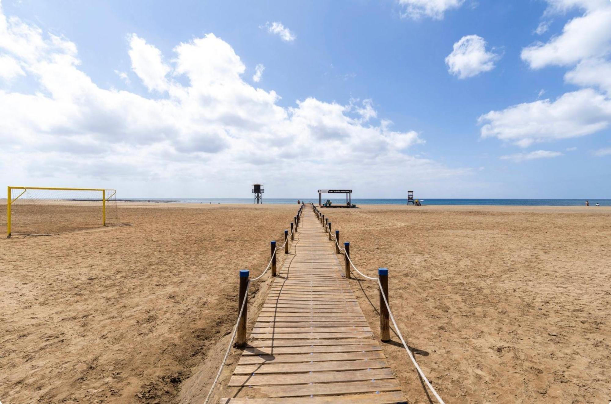 Habitaciones Privadas Cerca De La Playa Y Aeropuerto En Casa Compartida Con Otros Huespedes Playa Honda  Exterior foto